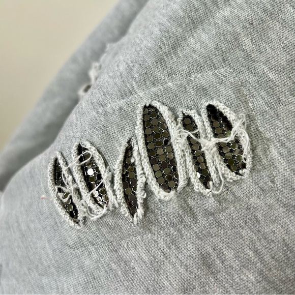 GENERATION LOVE Tyrion Ripped Chainmail Sweatshirt in Gray sz M - Picture 4 of 6